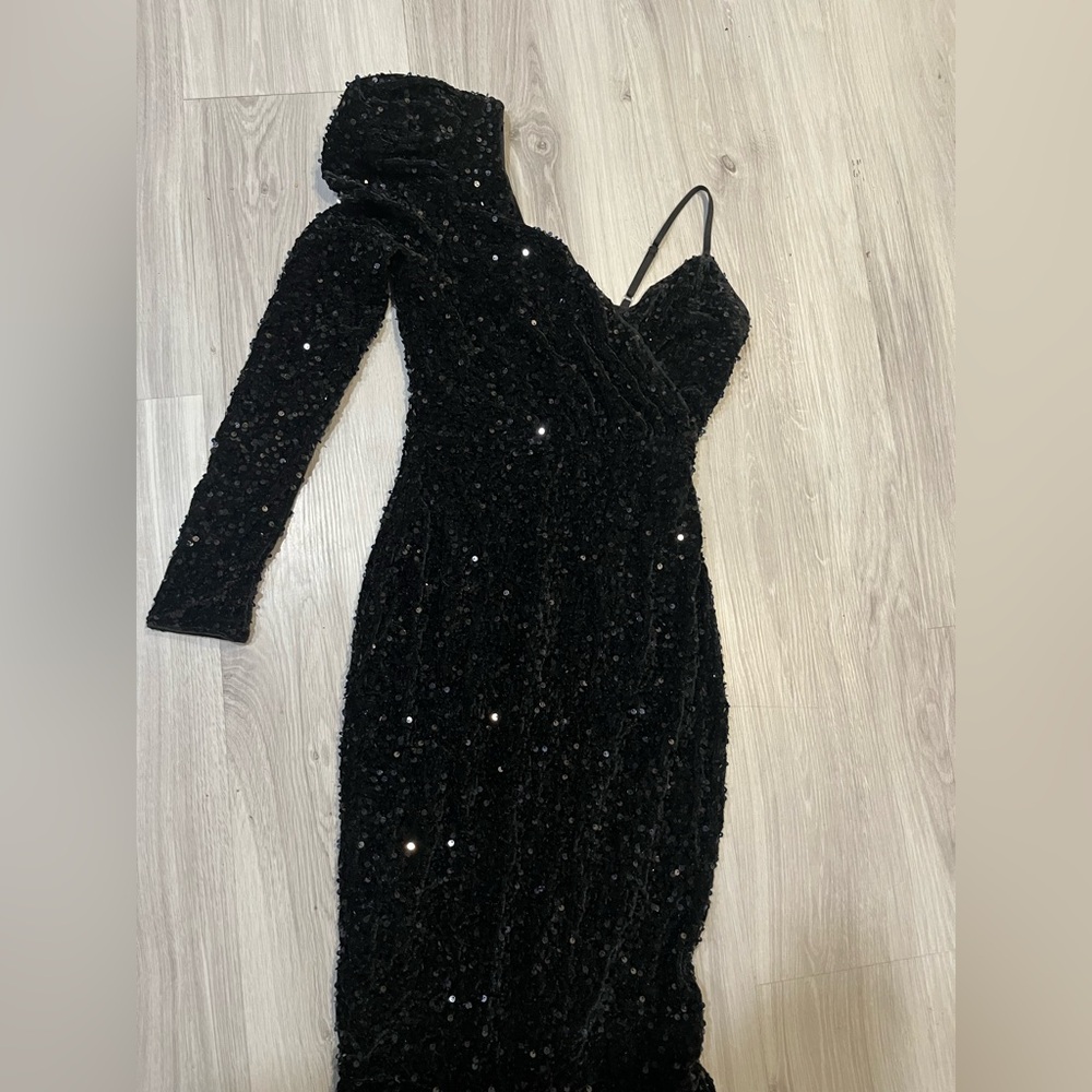 NWOT‎ Glamorous One-Shoulder Black Sequin Dress - Picture 3 of 7